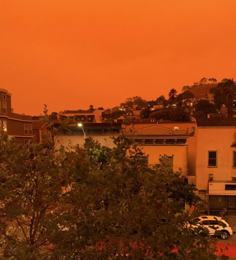 San Francisco September 9, 2020. 10am in the morning is so dark the streetlights are on.